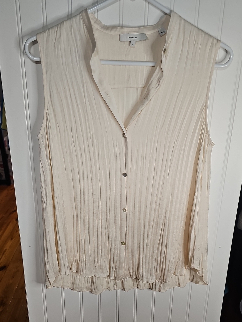 Vince Cream Pleated Sleeveless Button-Front Top